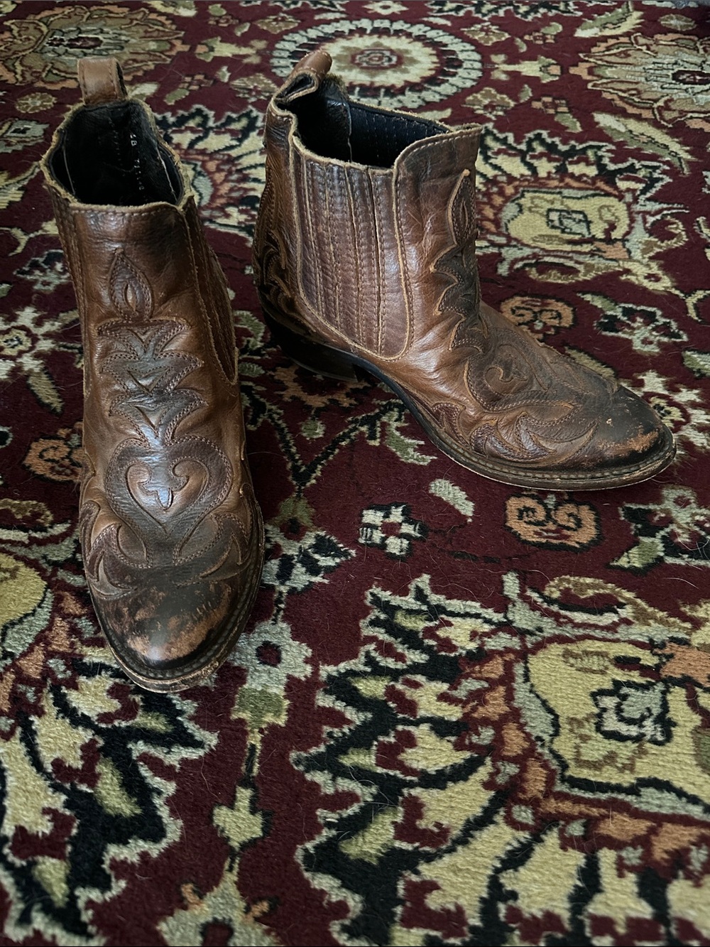 LIBERTY Black Brown Embroidered Leather Ankle No Roots Boots Booties 8